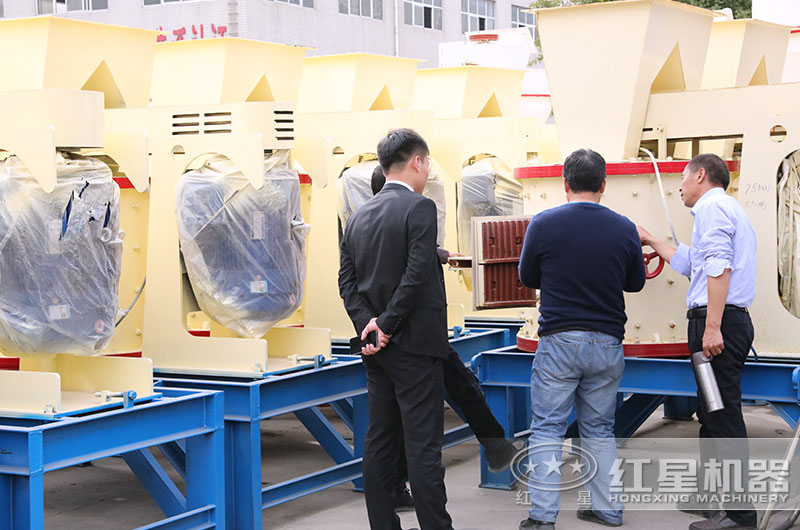 客戶來廠近距離了解設(shè)備 客戶來廠近距離了解設(shè)備