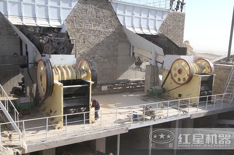 顎式破碎機工作現場圖片 顎式破碎機工作現場圖片