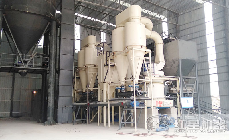 粉煤灰加工現(xiàn)場(chǎng) 粉煤灰加工現(xiàn)場(chǎng)