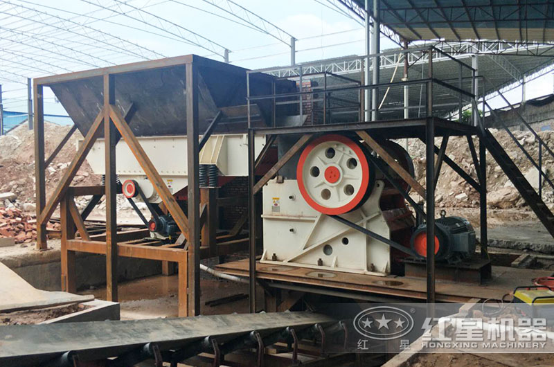 粗碎機(jī)生產(chǎn)現(xiàn)場(chǎng)圖片 粗碎機(jī)生產(chǎn)現(xiàn)場(chǎng)圖片